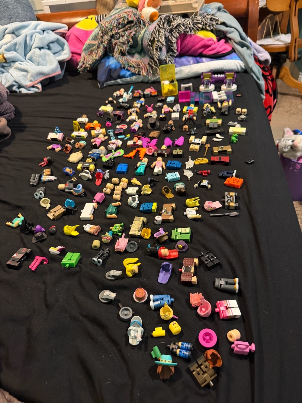 Mixed Roblox Lot - 243 pieces